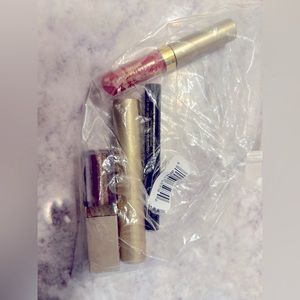 Stila travel makeup….includes eye shadow, eyeliner, lipstick & mascara